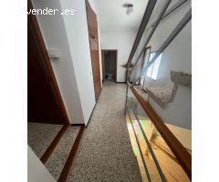 CASA CÉNTRICA CON GRAN TERRAZA