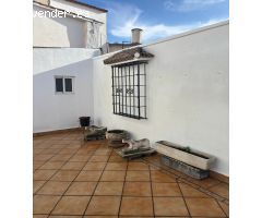 CASA CON GRAN PATIO