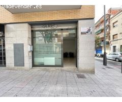 Local Comercial con 2 Plazas de Parking incluido en Sant Joan Despí, Barcelona