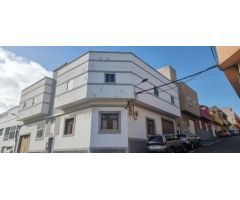 Edificio con 3 viviendas y garaje