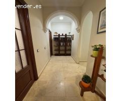 Edificio en C. de  Parpagón, Utrera: 2 pisos, 16 plazas de garaje, 4 trasteros y 1 local comercial.