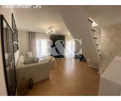 ATICO CON TERRAZA SOLARIUM Y PLAZA DE GARAJE EN AGUILAS