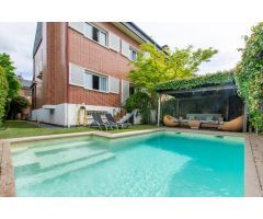 Chalet Pareado en Venta en Calle Obelix, Rivas Vaciamadrid