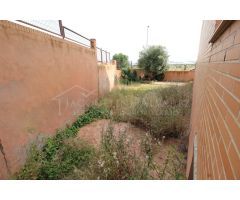 **Exclusivo chalet de esquina con gran parcela en una de las mejores zonas de Illescas**