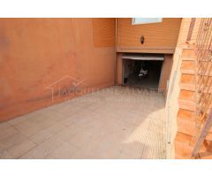 **Exclusivo chalet de esquina con gran parcela en una de las mejores zonas de Illescas**