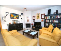 **Exclusivo chalet de esquina con gran parcela en una de las mejores zonas de Illescas**