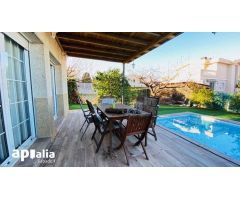 ¡ESPECTACULAR CHALET EN CASTELLARNAU!