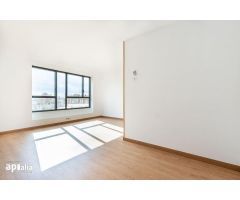 ¡ESPECTACULAR PISO EN LA CREU ALTA!