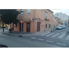 AMPLIO LOCAL EN ZONA TRANSITADA