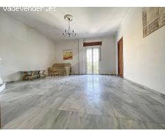 CASA RENTA LIBRE EN OLIVAR DE RIVERO CON VIVIENDA Y LOCAL.