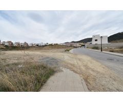 Solar en la exclusiva urbanización Cañadas del Parque, Dílar
