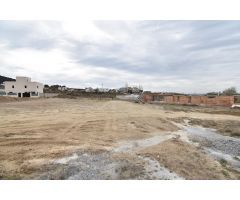 Solar en la exclusiva urbanización Cañadas del Parque, Dílar