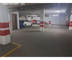 Magnifica cochera en pleno centro de Granada