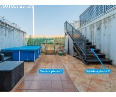 Oportunidad única: casa pareada con dos viviendas independientes y garaje