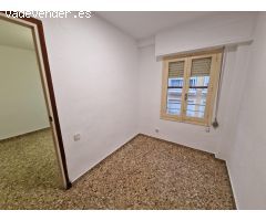 ¡Oportunidad en Carolinas Altas! Piso de 3 habitaciones