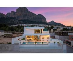 Villa en Venta en Polope, Alicante