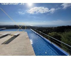 Espectacular casa moderna,  con famtásticas vistas frontales  a mar. Playa de Aro.