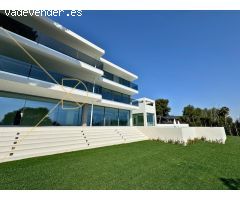 Experimente lo mejor del estilo de vida mediterráneo en esta villa a medida, diseñada para crear rec
