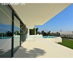 Experimente lo mejor del estilo de vida mediterráneo en esta villa a medida, diseñada para crear rec