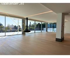 Experimente lo mejor del estilo de vida mediterráneo en esta villa a medida, diseñada para crear rec