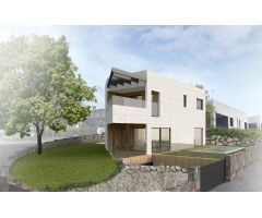 Casa dobra nova a quatre vents a La Roca del Vallès