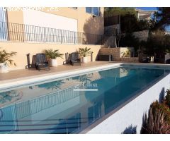 VILLA DE LUJO EN ALQUILER LARGA DURACIÓN EN PRIMERA LÍNEA CON VISTAS AL MAR EN EL CAMPELLO