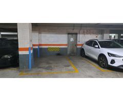 ES LLOGA PLAÇA DE PÀRQUING LA MARINA DE PORT  SE  ALQUILA PLAZA DE PARKING LA MARINA DE PORT