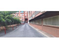 ES LLOGA PLAÇA DE PÀRQUING LA MARINA DE PORT  SE  ALQUILA PLAZA DE PARKING LA MARINA DE PORT