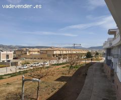 ¡Alquila tu nuevo hogar con vistas y dos dormitorios en el Vial de Churriana de la Vega