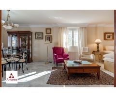 Precioso chalet con piscina en los Rebites- Huétor Vega