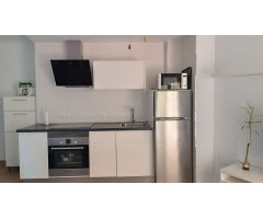 MEDIA TEMPORADA .SE ALQUILA DESDE 1.9.25-30.6.26 BONITO APARTAMENTO CON VISTAS AL MAR  A 60 METROS D