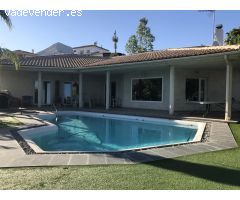 SE ALQUILA DESDE 1.9.25-30.6.26  MAGNIFICA VILLA DE 1 SOLA PLANTA EN BENALMADENA A 600 METROS DE LA 