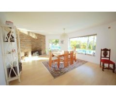 SE ALQUILA DESDE 1.9.25-30.6.26  MAGNIFICA VILLA DE 1 SOLA PLANTA EN BENALMADENA A 600 METROS DE LA 