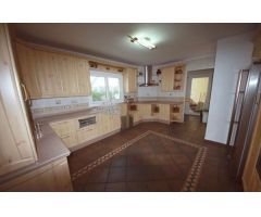 SE ALQUILA DESDE 1.9.25-30.6.26  MAGNIFICA VILLA DE 1 SOLA PLANTA EN BENALMADENA A 600 METROS DE LA 