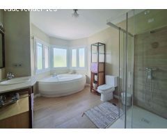 SE ALQUILA DESDE 1.9.25-30.6.26  MAGNIFICA VILLA DE 1 SOLA PLANTA EN BENALMADENA A 600 METROS DE LA 