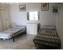 se alquila por larga temporada apartamento en Calahonda, Mijas.