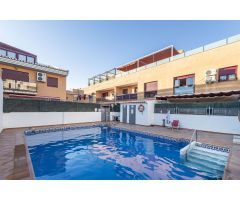 ARMILLA-JUNTO PARADA DE METRO. 3DORMITORIOS,2 BAÑOS, GARAJE,TRASTERO Y PISCINA.