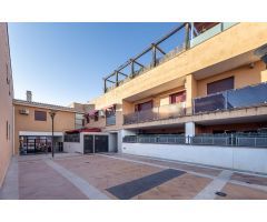 ARMILLA-JUNTO PARADA DE METRO. 3DORMITORIOS,2 BAÑOS, GARAJE,TRASTERO Y PISCINA.