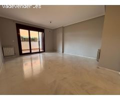 ARMILLA-JUNTO PARADA DE METRO. 3DORMITORIOS,2 BAÑOS, GARAJE,TRASTERO Y PISCINA.