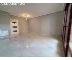 ARMILLA-JUNTO PARADA DE METRO. 3DORMITORIOS,2 BAÑOS, GARAJE,TRASTERO Y PISCINA.