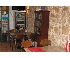 Fantástico bar-restaurant al lado del Passeig del Mar