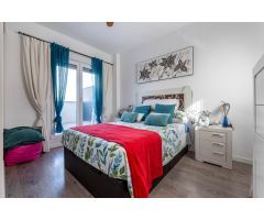 Exclusivo ático con 97 m2 de terraza y vistas a Sierra Nevada en Barrio Periodistas