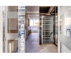 Exclusivo ático con 97 m2 de terraza y vistas a Sierra Nevada en Barrio Periodistas