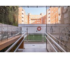 Exclusivo ático con 97 m2 de terraza y vistas a Sierra Nevada en Barrio Periodistas