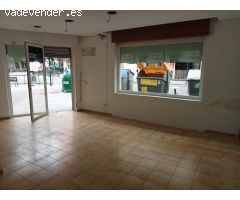 Fántastico local comercial en Avenida Cádiz
