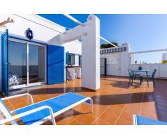 Ático  con 2 habitaciones, amplia terraza y vistas al mar en El Cantal Mojácar