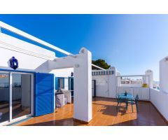 Ático  con 2 habitaciones, amplia terraza y vistas al mar en El Cantal Mojácar