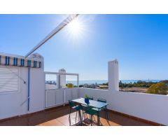 Ático  con 2 habitaciones, amplia terraza y vistas al mar en El Cantal Mojácar