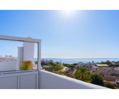 Ático  con 2 habitaciones, amplia terraza y vistas al mar en El Cantal Mojácar