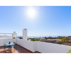 Ático  con 2 habitaciones, amplia terraza y vistas al mar en El Cantal Mojácar